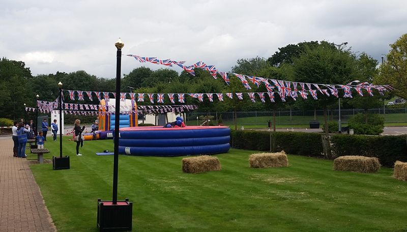 BUNTING STANDS